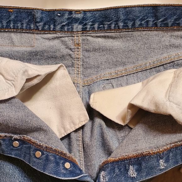 Levi's Blue Straight-Leg Jeans with Vintage Appeal - Picture 8 of 16